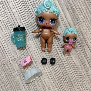 LOL Surprise! Big Sister and Little Sister dolls with accessories.